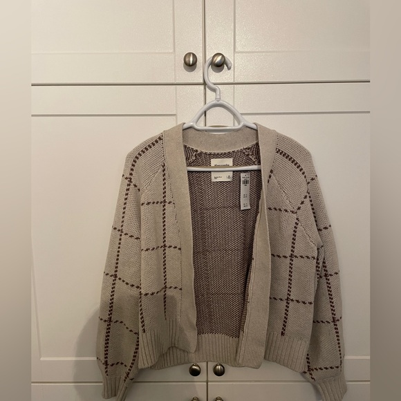 Abercrombie Fitch Plaid Cardigan - Picture 2 of 4